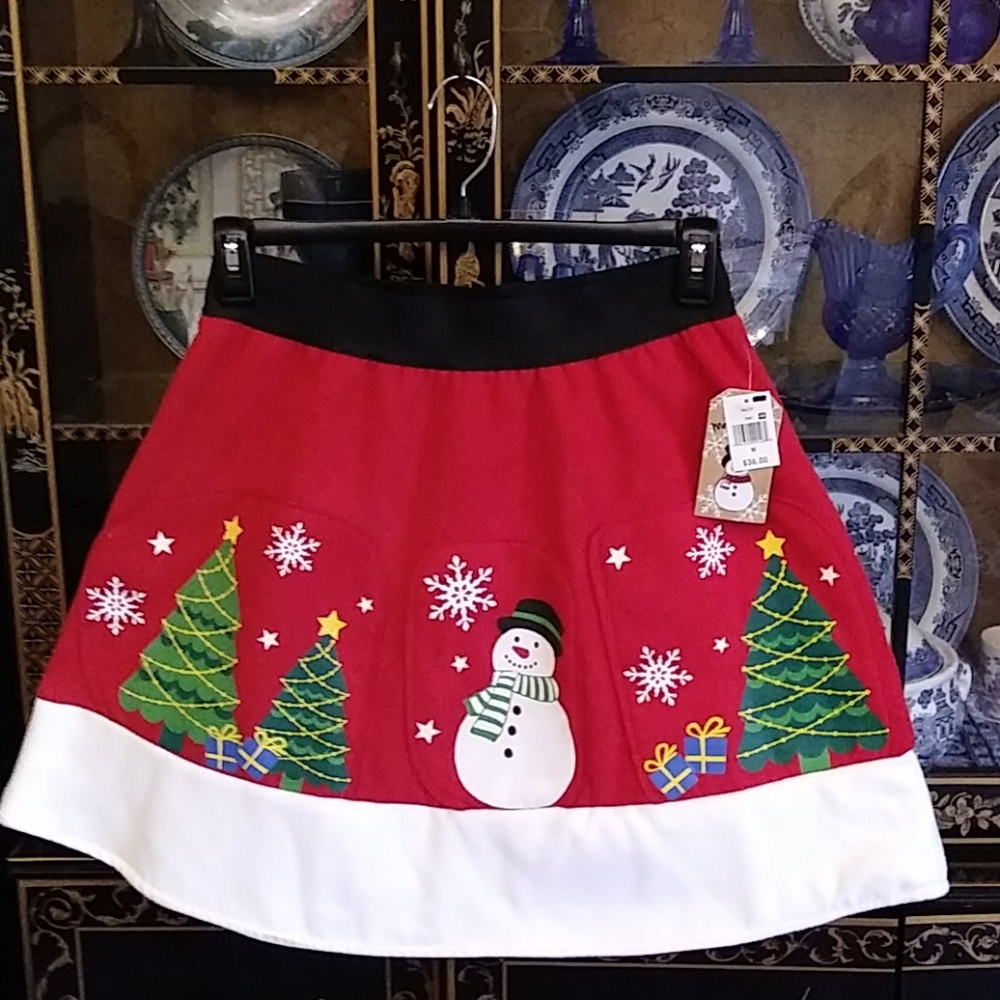 MERRY & BRIGHT CHRISTMAS SKIRT *